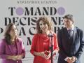 La vicepresidenta primera y ministra de Hacienda, María Jesús Montero (c), interviene durante el II Encuentro de Alcaldesas