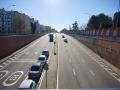 Varios coches en la A-5 a la altura de la Avenida de los Poblados