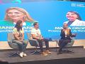 Lilian Tintori, presenta el manual junto a familiares de presos políticos