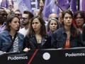 Las militantes de Podemos Ione Belarra (c), Irene Montero (i) e Isa Serra durante la manifestación que bajo el lema 'Se acabó. Bajaremos los alquileres' tiene lugar este domingo en Madrid en reclamo de medidas eficientes que ayuden a contener el precio de la vivienda en alquiler