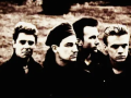 Fotografía promocional de The Unforgettable Fire (1984) de U2