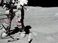 El astronauta John W. Young recoge muestras de regolito lunar.

REMITIDA / HANDOUT por NASA
Fotografía remitida a medios de comunicación exclusivamente para ilustrar la noticia a la que hace referencia la imagen, y citando la procedencia de la imagen en la firma
21/10/2024