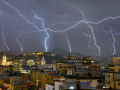 Las imágenes de la tormenta eléctrica han sido capturadas por cientos de malagueños