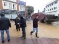 Barriada de Campanillas en Málaga, en la que el paso de la dana ha obligado a nuevos desalojos preventivos en el río Campanillas ante su posible desbordamiento, que se suman a los de 3.000 personas en la ribera del Guadalhorce, y ha anegado el centro de la capital, la mayor parte de la provincia malagueña se encuentra en aviso rojo por fuertes lluvias este miércoles.EFE/Daniel Pérez