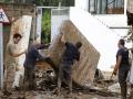 Labores de limpieza en la localidad malagueña de Benamargosa, este jueves, tras las fuertes lluvias