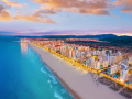 Vista panorámica de Valencia desde la playa de la Malvarrosa