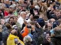 FOTODELDÍA Ciudad del Vaticano (Santa Sede), 20/11/2024. - El Papa Francisco saluda a los fieles durante su audiencia general semanal en la Plaza de San Pedro, Ciudad del Vaticano, este miércoles.-EFE/ Fabio Frustaci