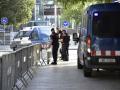 (Foto de ARCHIVO)
Agentes de los Mossos d’ Esquadra en las inmediaciones de la Ciutat de la Justicia de Barcelona, a 8 de agosto de 2024, en Barcelona, Catalunya (España). Decenas de agentes de los Mossos d’Esquadra han formado un dispositivo policial en las inmediaciones de la Ciutat de la Justicia ante la posible detención del expresidente de la Generalitat de Catalunya, Carles Puigdemont. Esta mañana, Puigdemont ha dado un discurso en un acto organizado por entidades independentistas, para luego, asistir al pleno de investidura del líder del PSC. Puigdemont tiene previsto asistir a este acto de bienvenida para después participar en el pleno de investidura del líder del PSC, casi 7 años después de instalarse en Bélgica por las consecuencias judiciales del 'procés', y con una orden de detención.

David Oller / Europa Press
08 AGOSTO 2024;PUIFDEMONT;JUSTICIA;DETENCIÓN
08/8/2024