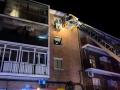 Bomberos de Madrid trabajando en la extinción del incendio en Carabanchel
