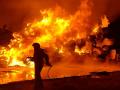 Arde un cementerio de coches en Catarroja