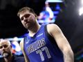 Luka Doncic se fue del American Airlines Center en muletas