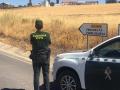 Agente de la Guardia Civil en las inmediaciones de Peñarroya