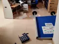 El agresor la emprendió con el mobiliario del personal administrativo del centro