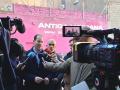 Los populares Juan Fernández y Daniel Sirera, durante la rueda de prensa frente a la Antiga Massana