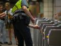 Un guardia de seguridad del metro de Barcelona, en una imagen de archivo