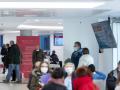 (Foto de ARCHIVO)
Varias personas con mascarilla en una sala del Hospital General Universitario Gregorio Marañón con mascarilla, a 11 de enero de 2024, en Madrid (España). El ministerio de Sanidad ha implantado desde ayer, 10 de enero, el uso obligatorio de mascarillas en hospitales y centros sanitarios, una vez que se comunique a las comunidades autónomas. El uso obligatorio de la mascarilla es una orden notificada que no tiene que publicarse en el Boletín Oficial del Estado (BOE). Sanidad ha tomado esta decisión después de no haber llegado a un acuerdo con las comunidades autónomas en la reunión del Consejo Interterritorial del Sistema Nacional de Salud (CISNS), que tuvo lugar este pasado lunes, 8 de enero. La mascarilla no es obligatoria en centros sociosanitarios y farmacias.

Alberto Ortega / Europa Press
11 ENERO 2024;HOSPITALES;MASCARILLAS;CENTROS DE SALUD;SANIDAD
11/1/2024