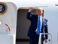 Donald Trump en una foto de archivo a punto de embarcar en el Air Force One