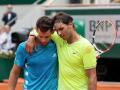 Rafa Nadal saluda a Dominic Thiem en la final de Roland Garros 2019