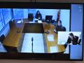 magen tomada a la pantalla de circuito cerrado de la sala de prensa de la Audiencia Nacional mientras la futbolista Irene Paredes declara