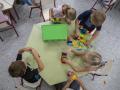 (Foto de ARCHIVO)
Varios niños juegan en el CEIP El Grau con motivo del inicio del curso escolar, a 12 de septiembre de 2022, en Valencia, Comunidad Valenciana (España). El curso escolar comienza en Valencia hoy lunes con más docentes y alumnos que el año pasado, 2021. La ratio media de alumnos en Infantil y Primaria se ha reducido un 1,3 % y en la ESO y Bachiller disminuye un 0,8 %. El curso comienza con la ausencia de restricciones por la pandemia y la implantación de la ley Lomloe en los cursos impares.

Jorge Gil / Europa Press
12 SEPTIEMBRE 2022;VALENCIA;CURSO ESCOLAR;JOAN RIBÓ;ALUMNOS;COLEGIO
12/9/2022