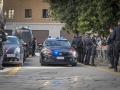Oficiales de policía durante la redada en Palermo