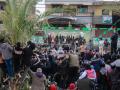 Terroristas de Hamás escoltan a los rehenes israelíes, en Gaza