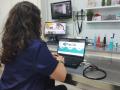 (En la imagen, una veterinaria clínica accediendo a la plataforma PRESVET