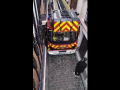Camión de bomberos atascado en la calle Buen Pastor