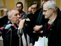 El primer ministro francés, François Bayrou, dando declaraciones a la prensa
