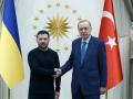 El mandatario ucraniano, Volodimir Zelenski, junto con el turco, Recep Tayyip Erdogan