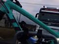 Un camionero embiste a propósito a una familia que iba en un coche con un niño de 4 años