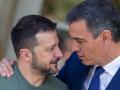 El presidente de Ucrania, Volodímir Zelenski, junto al presidente del Gobierno de España, Pedro Sánchez