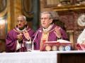 El padre Fabio Attard, en una de sus primeras misas como nuevo Rector Mayor de los salesianos,
