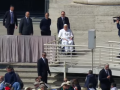 El Papa Francisco reaparece en la Plaza de San Pedro