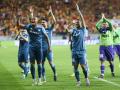 Natan y Aitor Ruibal celebran la victoria durante el partido de vuelta de los cuartos de final de la UEFA Conference League