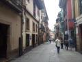 Calle Mon de Oviedo, donde se concentran la mayor parte de pubs de la ciudad