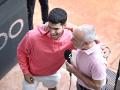 Alex Corretja y Carlos Alcaraz tras un partido del murciano