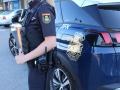 (Foto de ARCHIVO)
Imagen de una agente y de un coche patrulla de la Policía Nacional.

REMITIDA / HANDOUT por POLICÍA NACIONAL
Fotografía remitida a medios de comunicación exclusivamente para ilustrar la noticia a la que hace referencia la imagen, y citando la procedencia de la imagen en la firma
18/4/2025