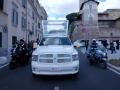 El vehículo elegido se ha adaptado como coche fúnebre