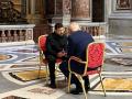 El presidente de EE.UU. Donald Trump y el presidente de Ucrania Volodímir Zelenski en El Vaticano
