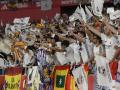 La afición del Real Madrid anima a su equipo antes de que eche a rodar el balón
