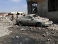 Imágenes de los escombros provocados tras el impacto de un bombardeo de EE.UU. en Saná, Yemen