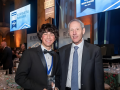 Matteo Paz con el presidente de Caltech, Thomas F. Rosenbaum