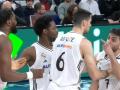 Discusión entre Bruno Fernando y Facu Campazzo
