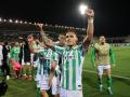 Los jugadores del Real Betis festejan el pase a la final de la Conference League