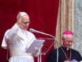 El Papa León XIV durante el rezo del Regina Coeli