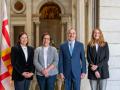 La comisionada de Acción Social de Barcelona Sonia Fuertes; la teniente de alcaldía, Raquel Gil; el alcalde de Barcelona, Jaume Collboni, y la nueva comisionada de Promoción Económica, Nadia Quevedo.