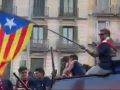Íñigo Martínez ondea la estelada durante la celebración del Barça