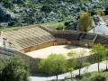 La plaza de toros se adapta a la orografía de esta zona