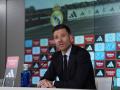 Xabi Alonso atiende a la prensa en el día de su presentación